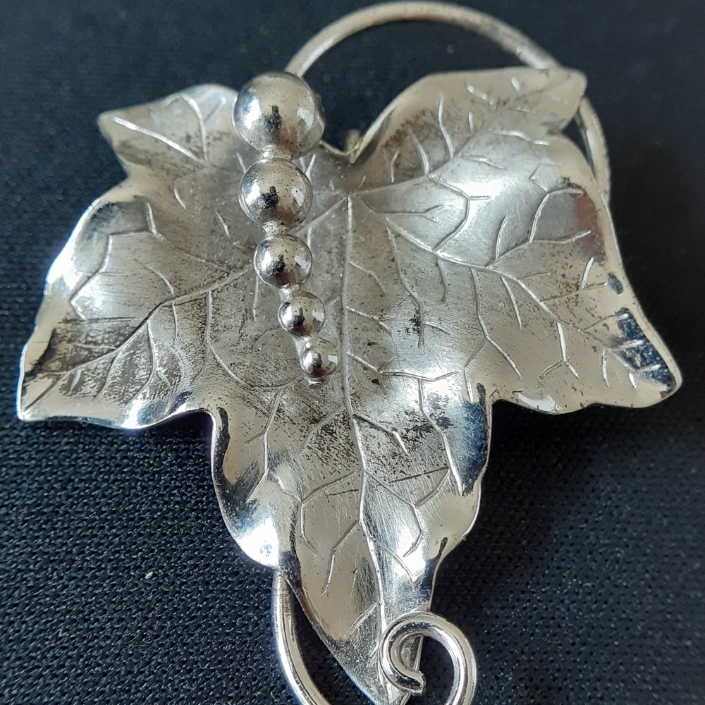 True Vintage Silvertone Grape Leaf Brooch / Pendant